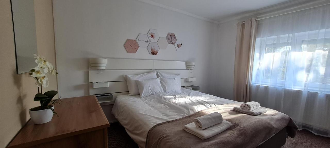 Lugas Apartman Miskolctapolca 2 Haloszoba Dezsa Es Jakuzzi Koezel A Barlangfuerdohoez Luaran gambar