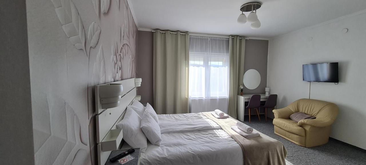 Lugas Apartman Miskolctapolca 2 Haloszoba Dezsa Es Jakuzzi Koezel A Barlangfuerdohoez Luaran gambar