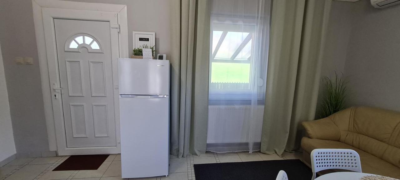 Lugas Apartman Miskolctapolca 2 Haloszoba Dezsa Es Jakuzzi Koezel A Barlangfuerdohoez Luaran gambar