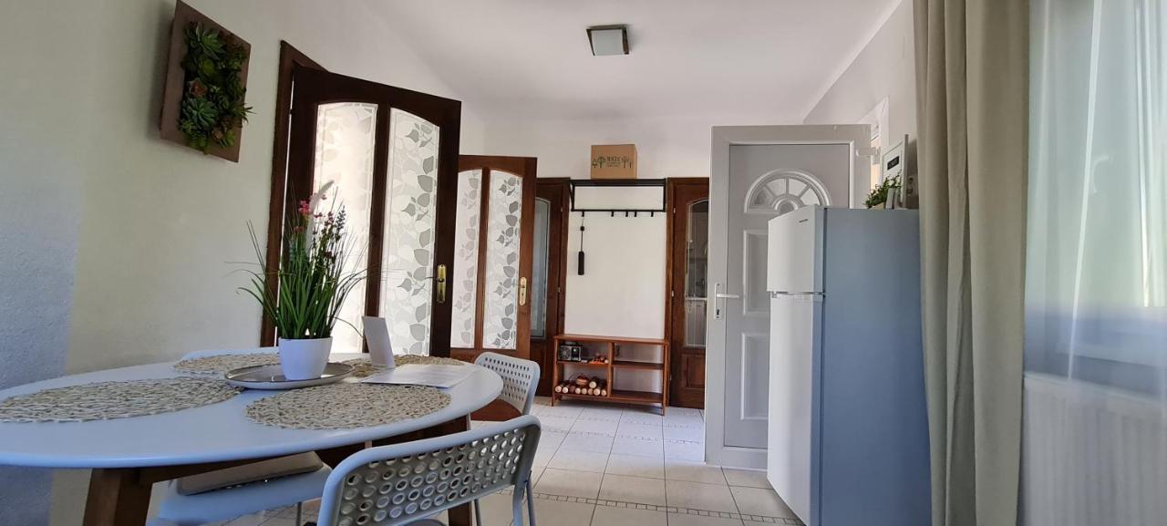 Lugas Apartman Miskolctapolca 2 Haloszoba Dezsa Es Jakuzzi Koezel A Barlangfuerdohoez Luaran gambar