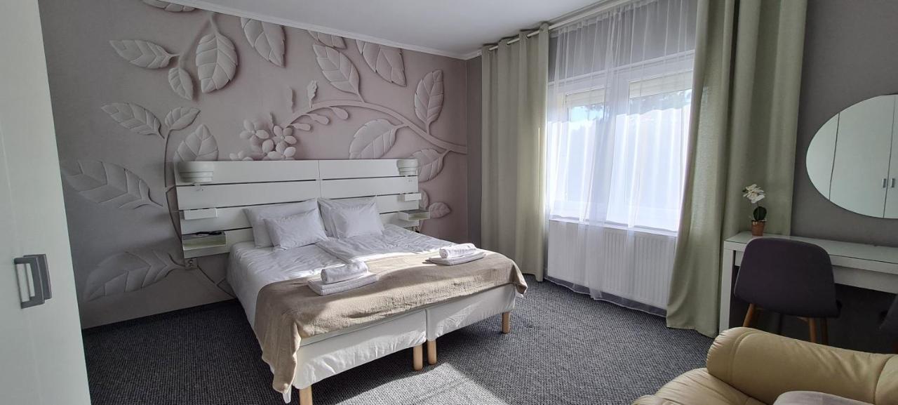 Lugas Apartman Miskolctapolca 2 Haloszoba Dezsa Es Jakuzzi Koezel A Barlangfuerdohoez Luaran gambar