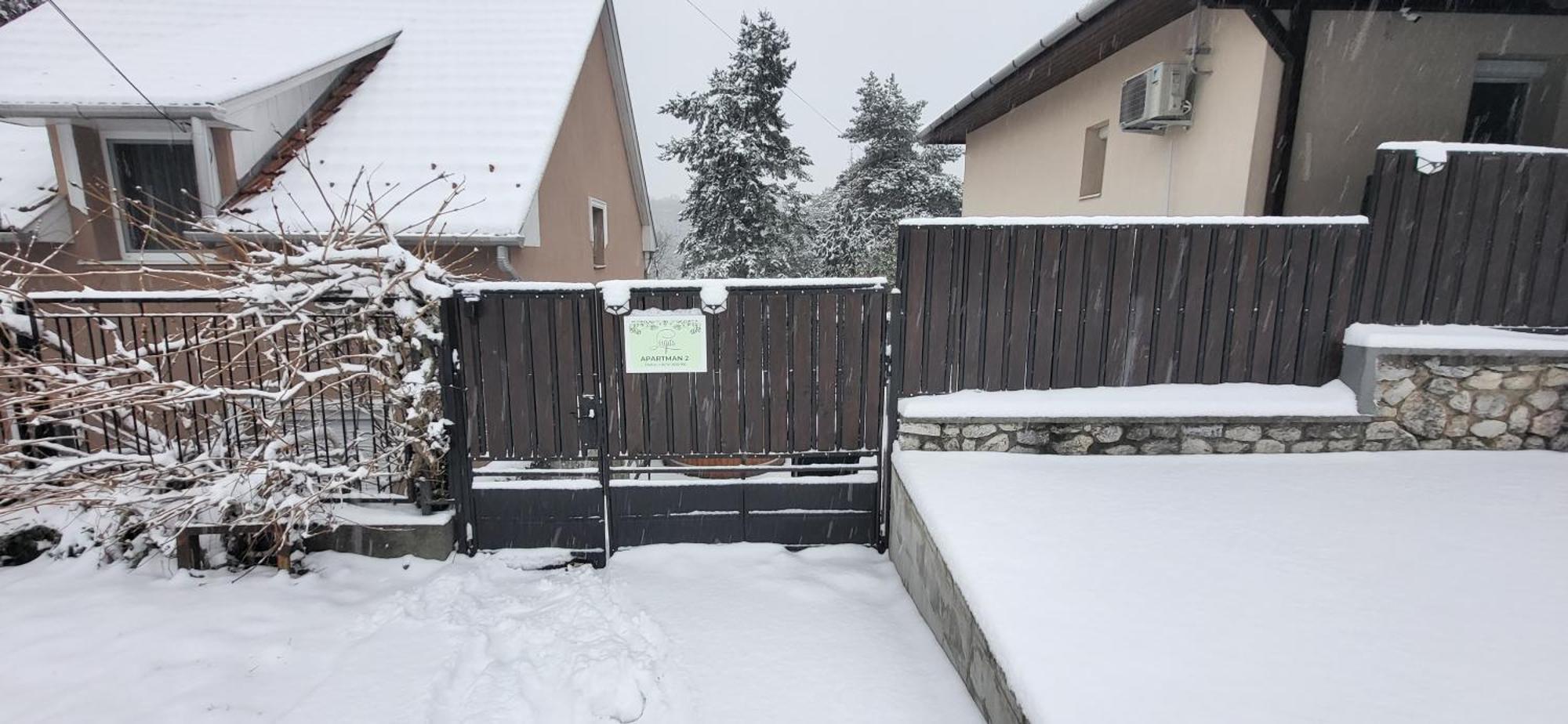 Lugas Apartman Miskolctapolca 2 Haloszoba Dezsa Es Jakuzzi Koezel A Barlangfuerdohoez Luaran gambar