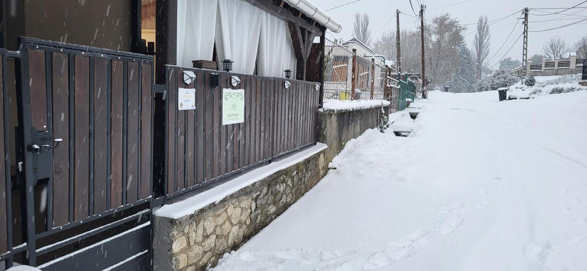 Lugas Apartman Miskolctapolca 2 Haloszoba Dezsa Es Jakuzzi Koezel A Barlangfuerdohoez Luaran gambar